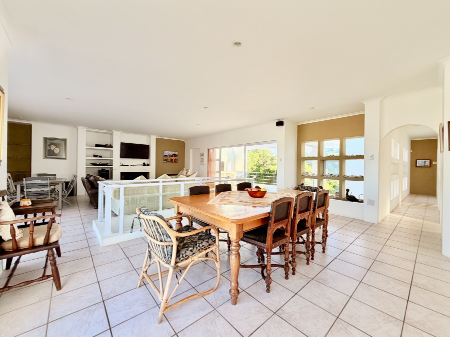 5 Bedroom Property for Sale in Vermont Western Cape